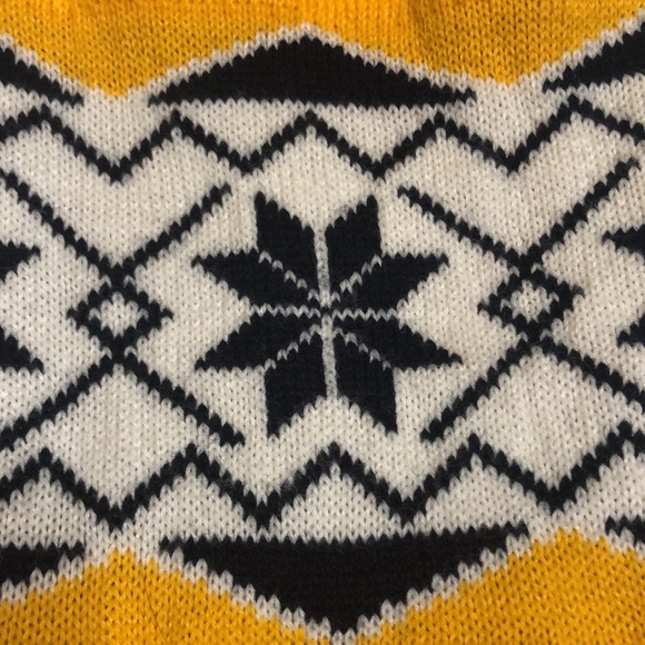 Nordic Fair Isle Snowflake Sweater - Picture 6 of 8